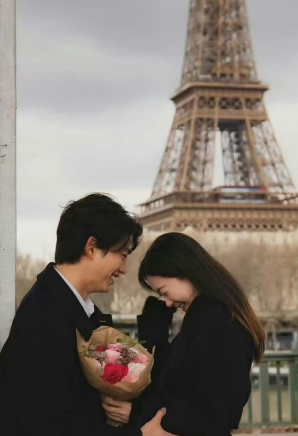 玉泽演举行婚礼最近韩国艺人好多结婚的啊，而且男明星找的都是很普通的另一半，撒花祝