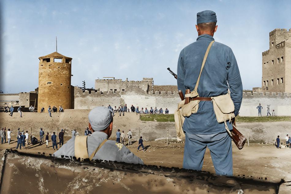 这张照片拍摄于1944年7月，地点是河北省冀中平原的小漳村日军据点，由晋察冀画报