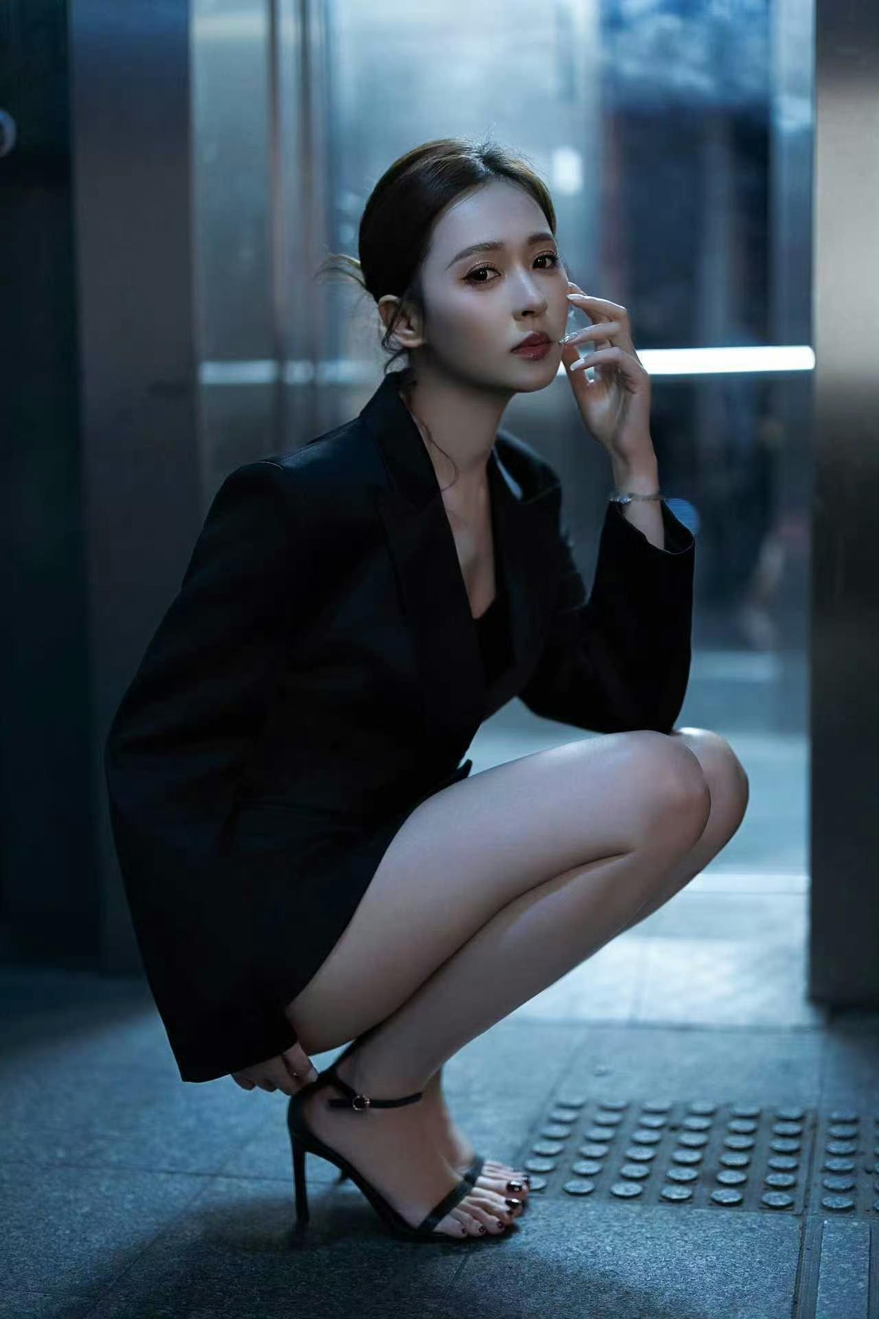 冷艳御姐丨黑西装氛围​​​