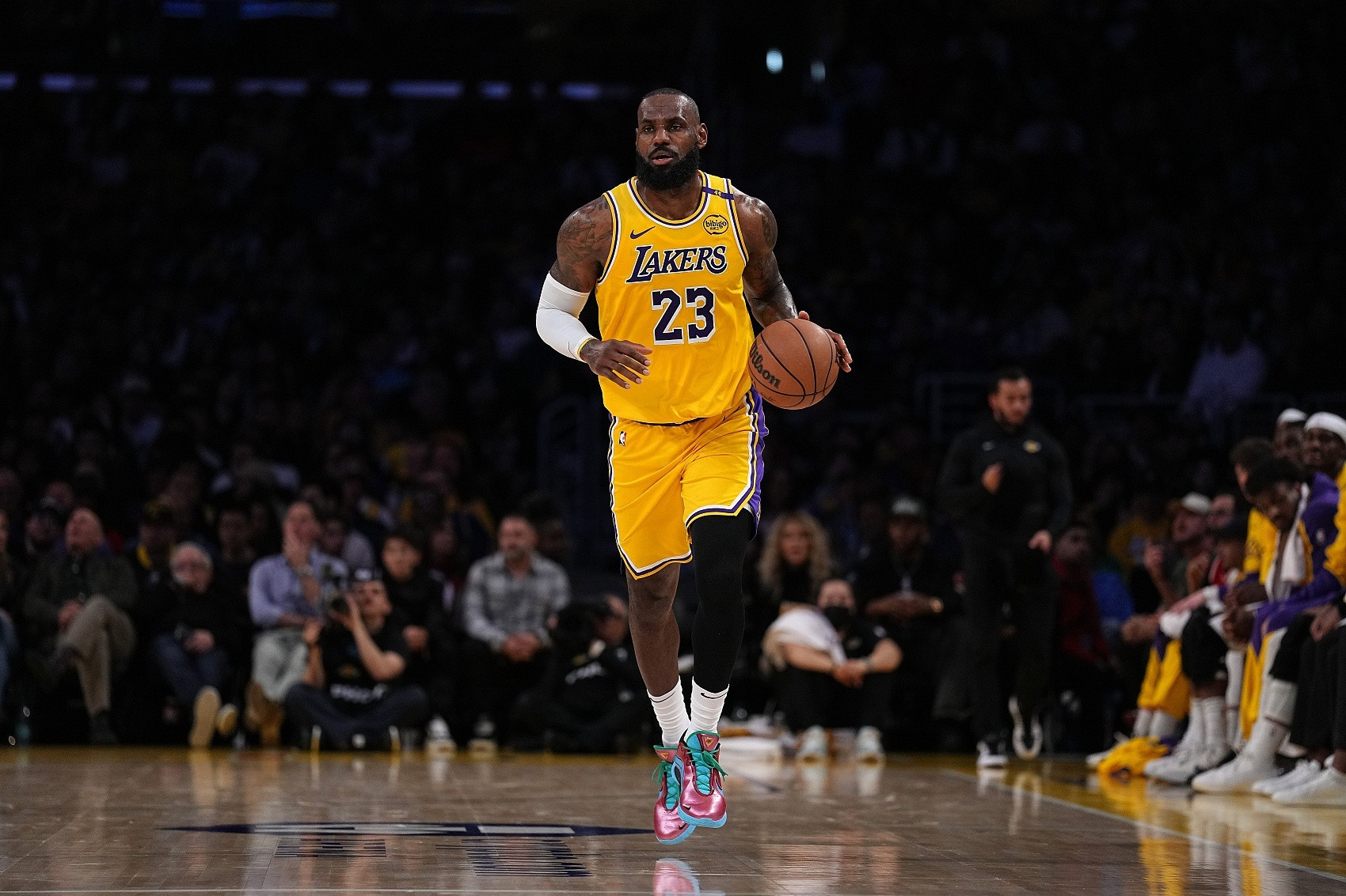 Shams报道NBA将在2025-26赛季实施一项新规定：节末最后阶段的远投不中