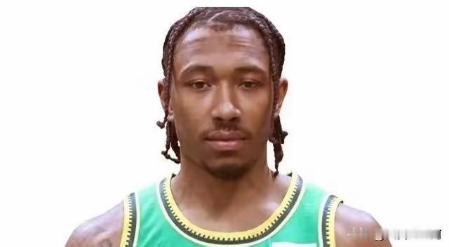 辽宁球迷还记得“淀粉肠”杰伦亚当斯吗？这货又来中国了，而且首秀得到44分。杰