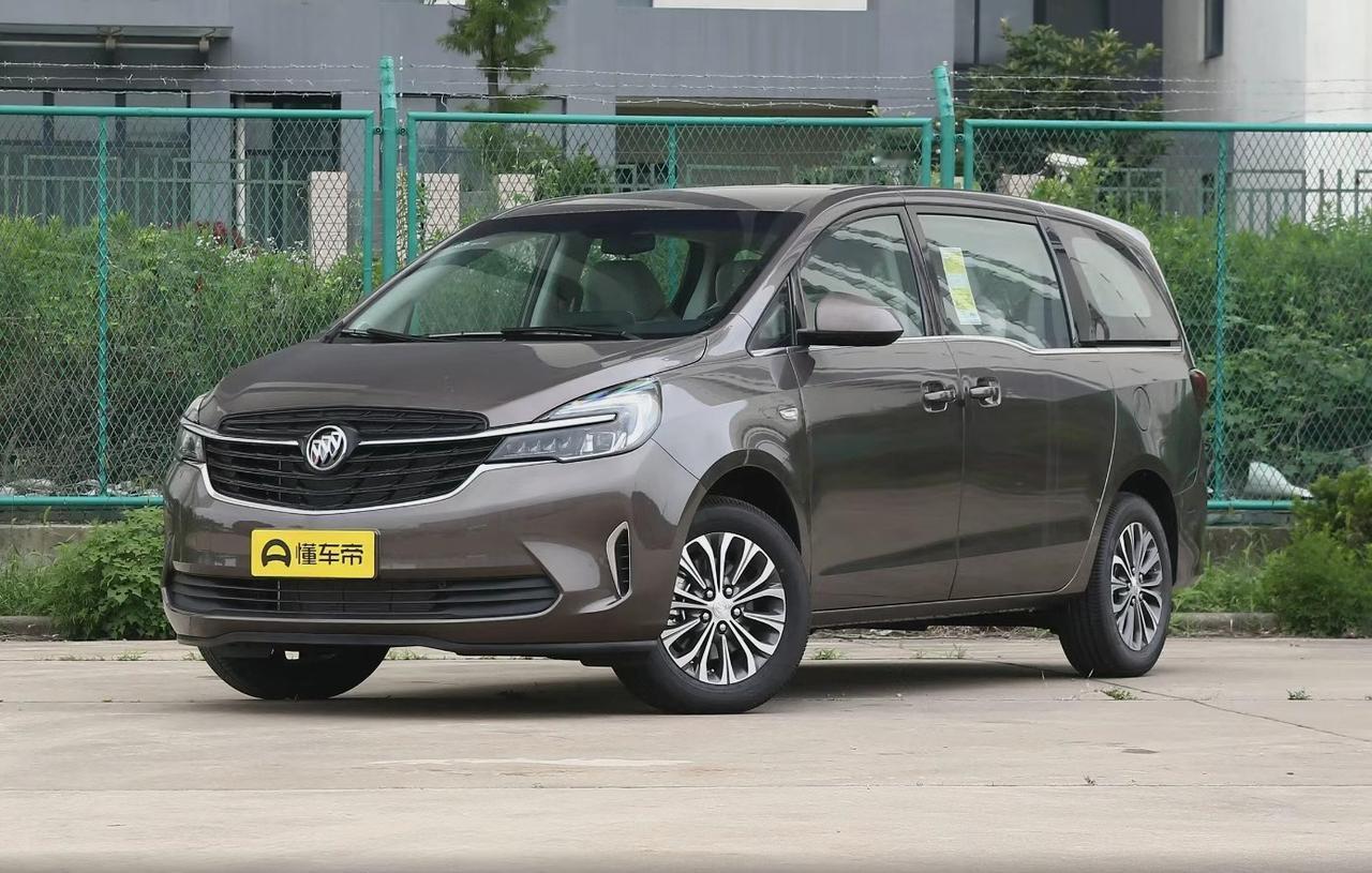 很多人一提MPV，脑子里立马蹦出俩字：GL8。确实，从公司接待到全家出游，路上跑