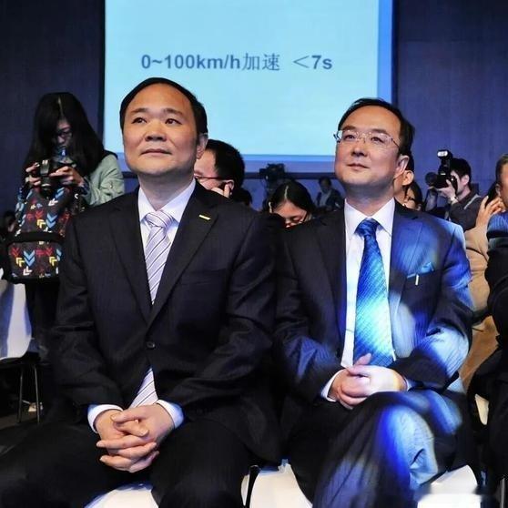 《李书福把公司交给“外人”，却给浙商上了一堂传承课》8月17日，李书福辞任吉利汽车董事会主席及执行董