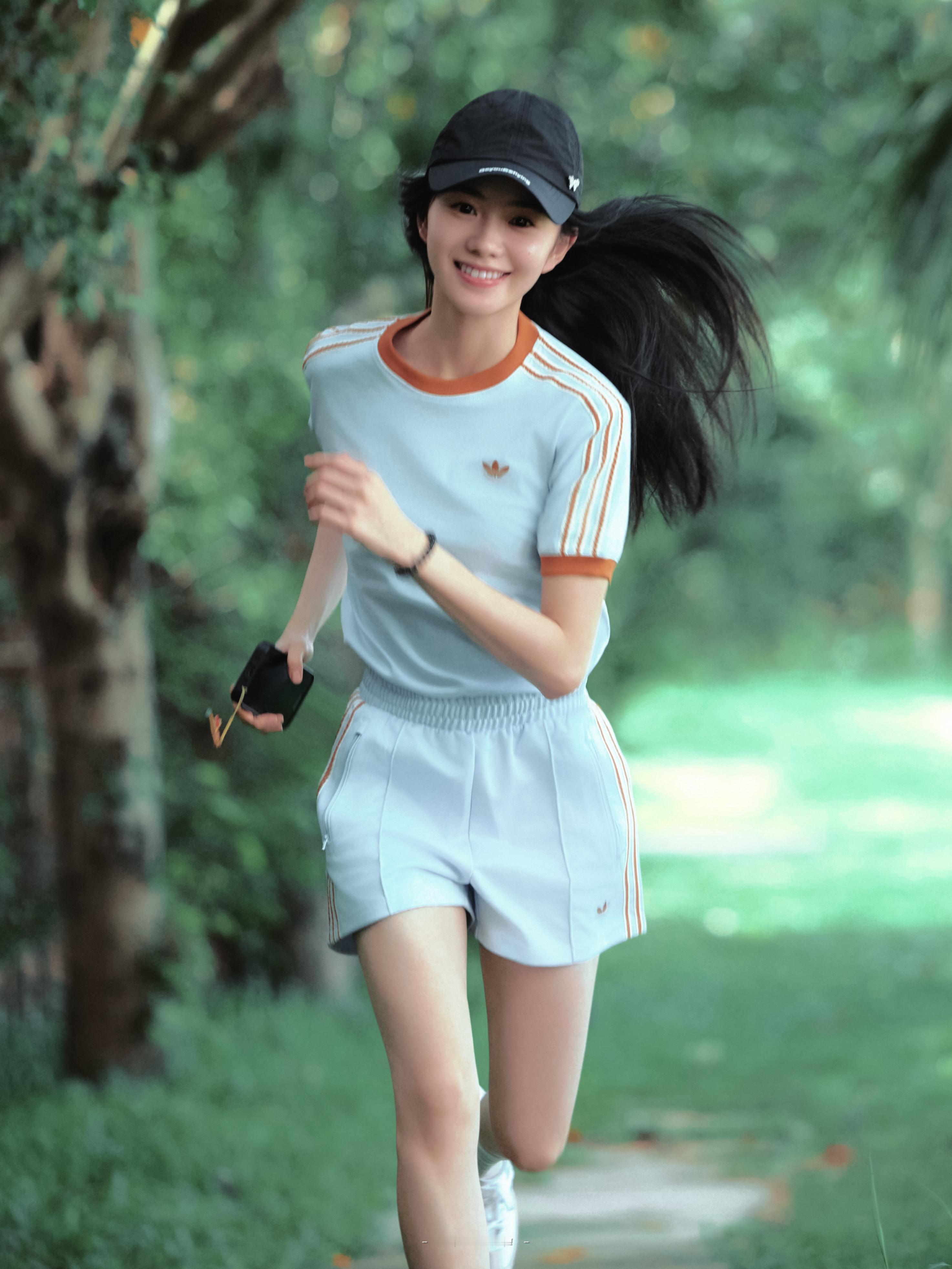 绿色是流动舒展的生命*刘浩存