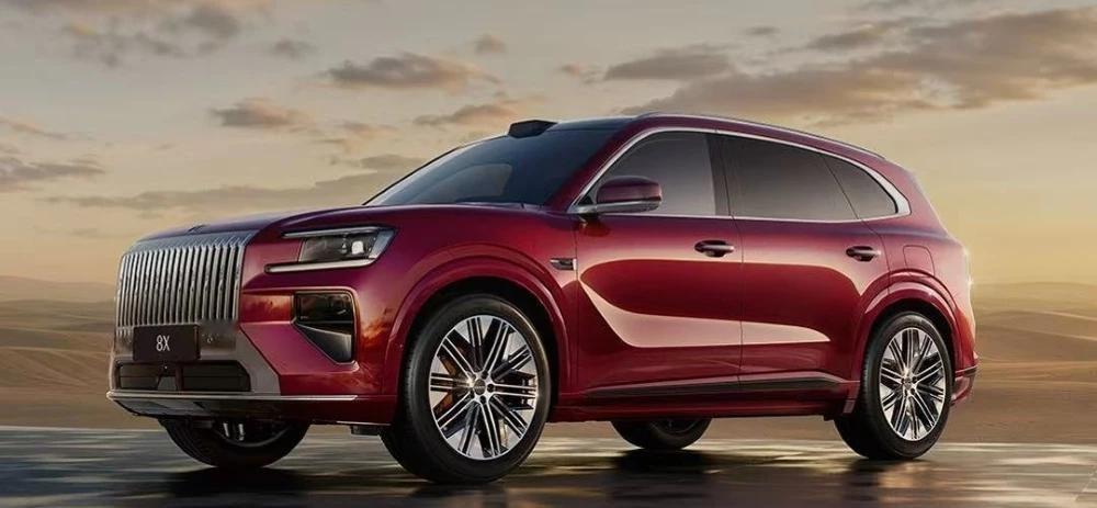 4月24日，北京顺义，宝马把轴距加长了108毫米。108毫米，刚好是一个拳头