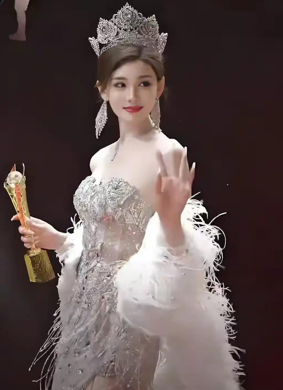不愧是环球小姐中国总冠军！颜值、气质、身材均属一流！[比心]环球小姐又仙又霸气