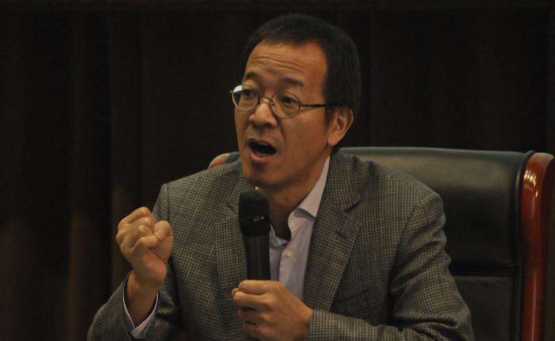 俞敏洪说员工要“主观为自己，客观为大家”。这话一出，炸锅了。不是啥大道理，就