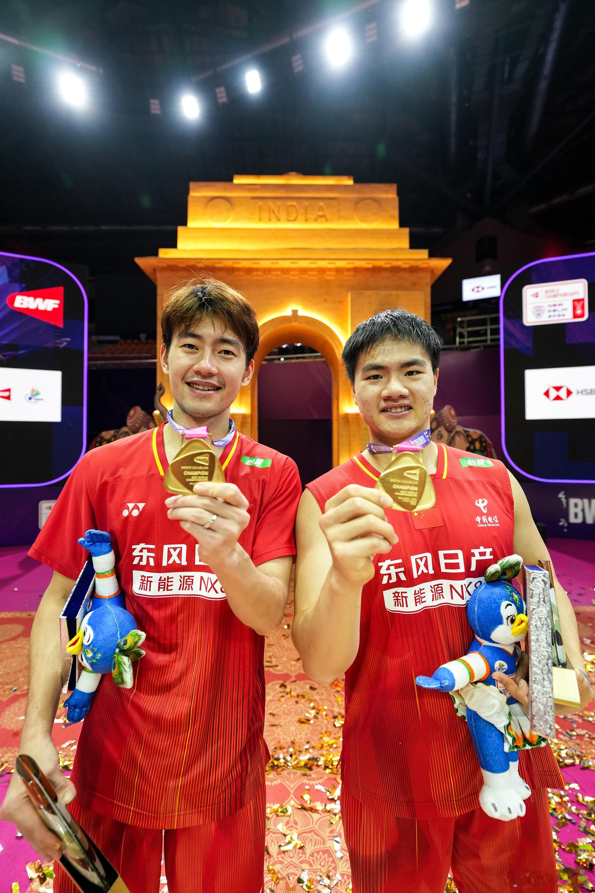 国羽2026征程季祝贺梁伟铿/王昶首获男双单项世界冠军！非常开心你们成为中国羽