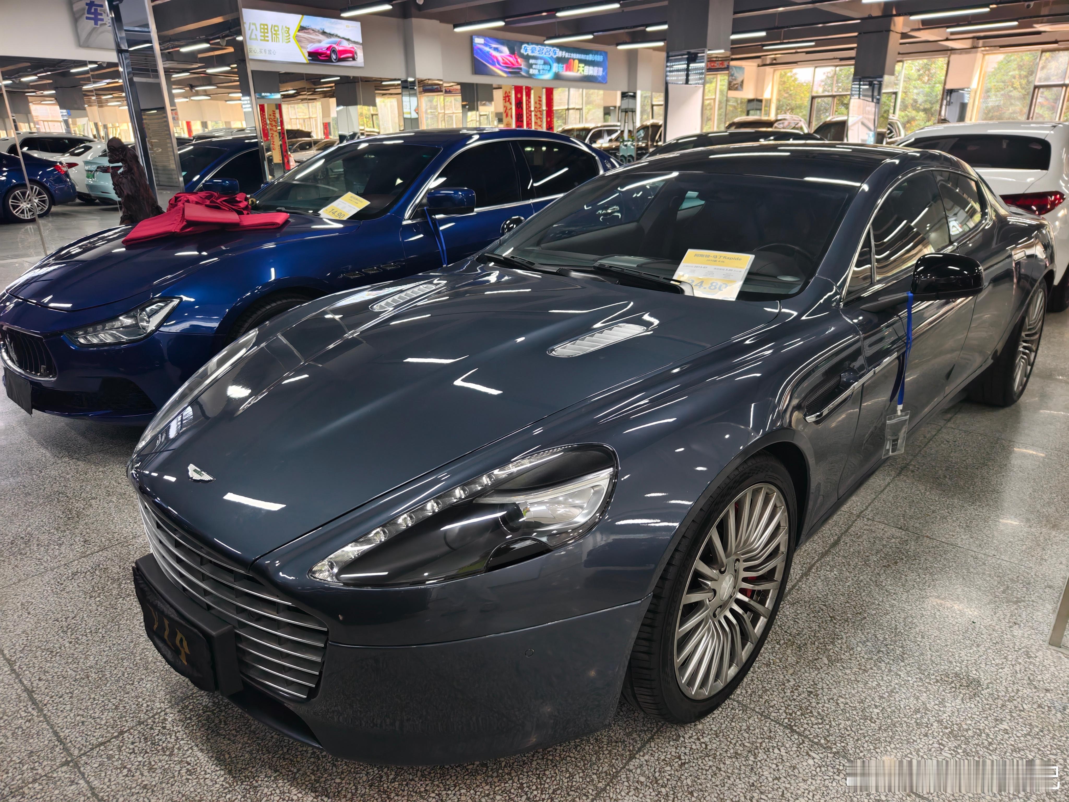 同行那边一台三十几万就能圆超豪梦的阿斯顿马丁Rapide