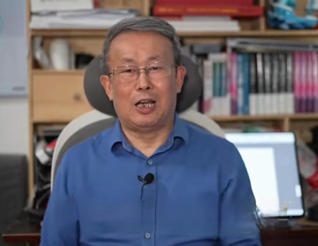 项立刚先生谈华为Mate80玲珑屏。近日，项立刚先生发文说华为Mate80的屏