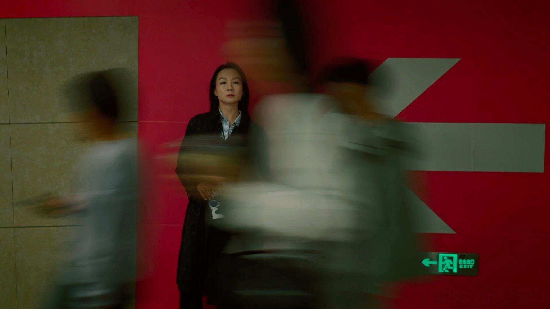 用手机，在东北也能拍出港风电影感！#OPPO##摄影技巧##地铁##记录生活##电影##摄影作品##