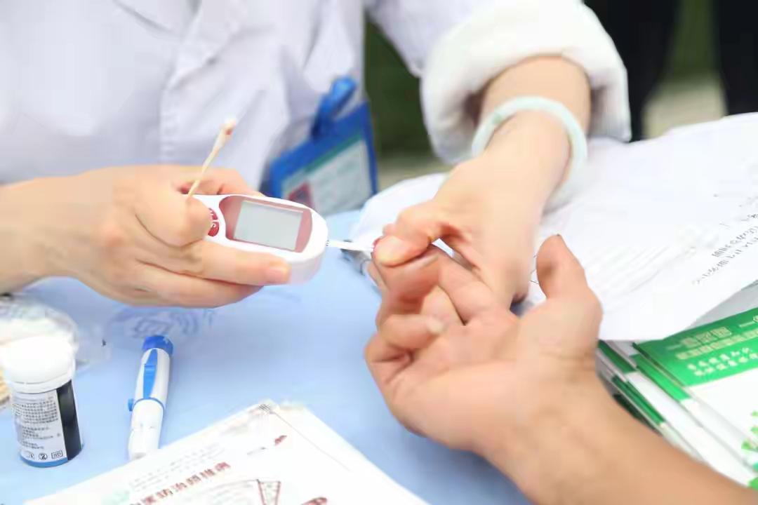 “人为什么会得糖尿病？原来糖尿病是这样来的，现在知道还不晚！”家人们，你是