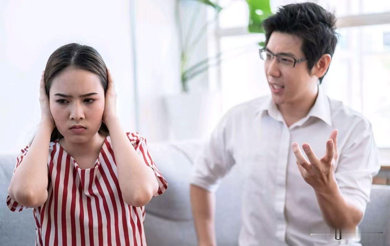 新疆，一女子结婚8年后离婚，她和丈夫把房子车子都分配好了，却因为争抢2个尾号66