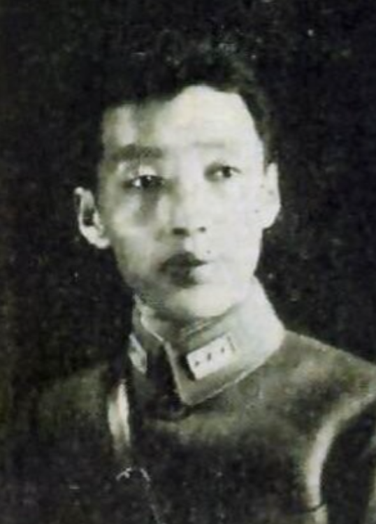 1940年12月，石友信召集会议，要给哥哥石友三报仇，讨伐高树勋。这时，一个军官