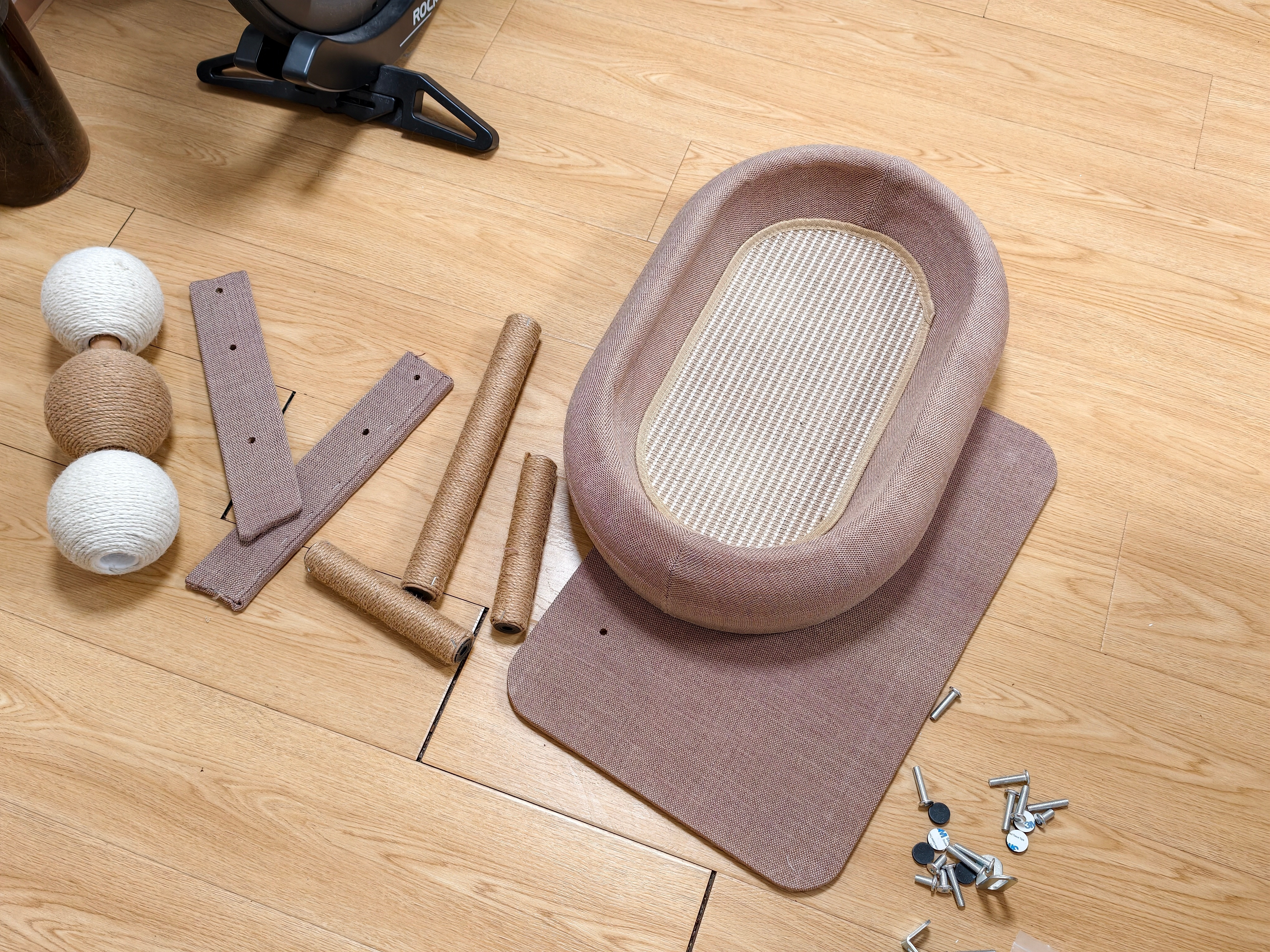 自己动手给来财做了一个猫爬架它这是喜欢还是不喜欢？