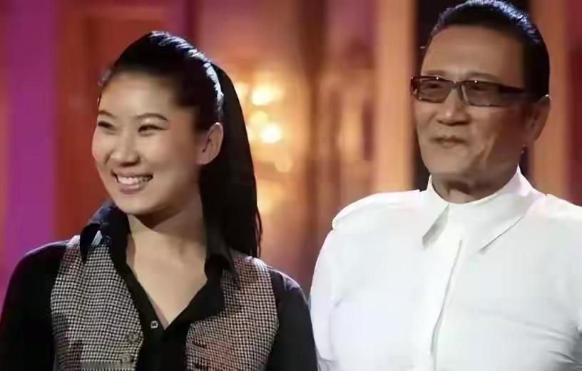 忠心的四哥：89岁谢贤去世，生前将儿子送的千万劳斯莱斯卖掉，只为给女友还债