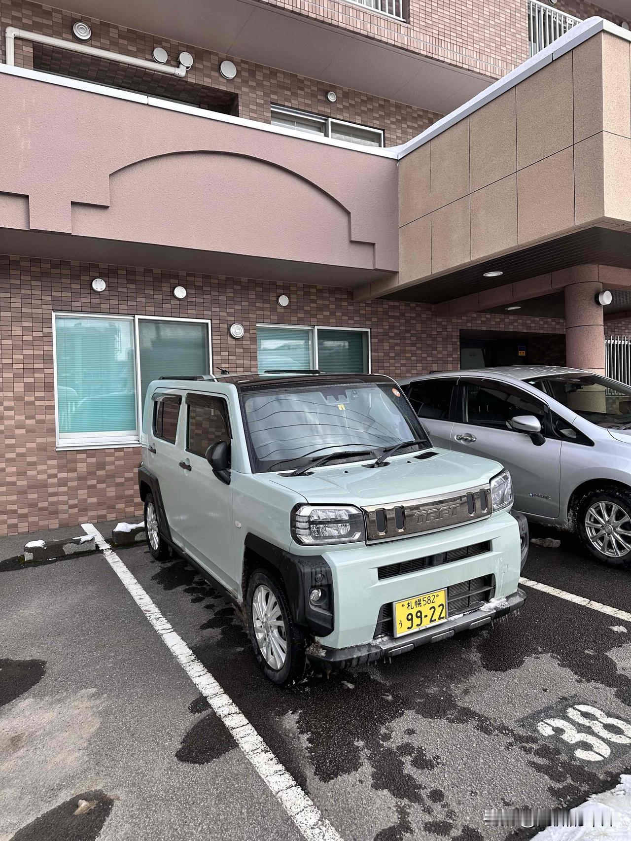 日本人买得最多的车子就是这种kcar，省油，便宜，保养费用低，不需要车位证明。