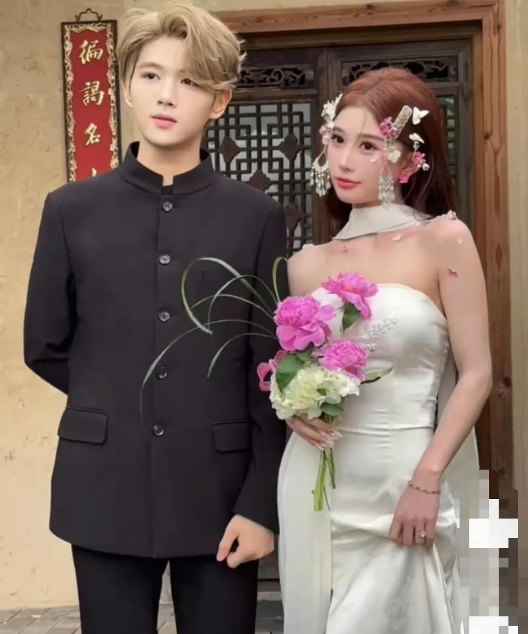 #鹿哈老婆晒婚纱照#鹿晗最成功的模仿者鹿哈和老婆晒出婚纱照，老婆真的好美！有网
