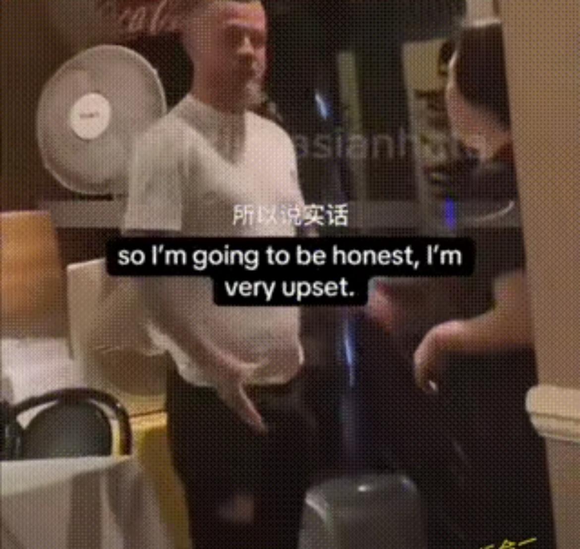 英国男子带朋友去中餐厅吃饭，吃饱喝足之后，竟然以鸡肉不好吃为由拒绝付款，中餐厅老