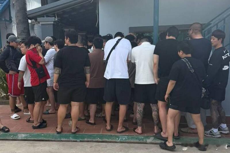 【柬埔寨再破1电信诈骗据点57名诈骗犯落网含32名台湾人】海外新鲜事自今年6