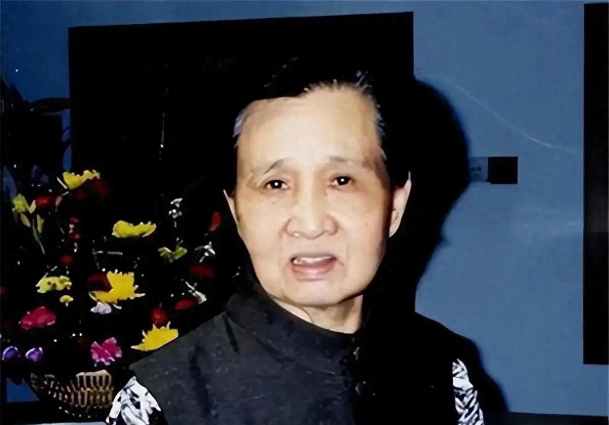 毛泽覃儿媳与毛泽东长女毛金花的珍贵合影曝光，李敏曾悄悄见过姐姐一面吗？1971