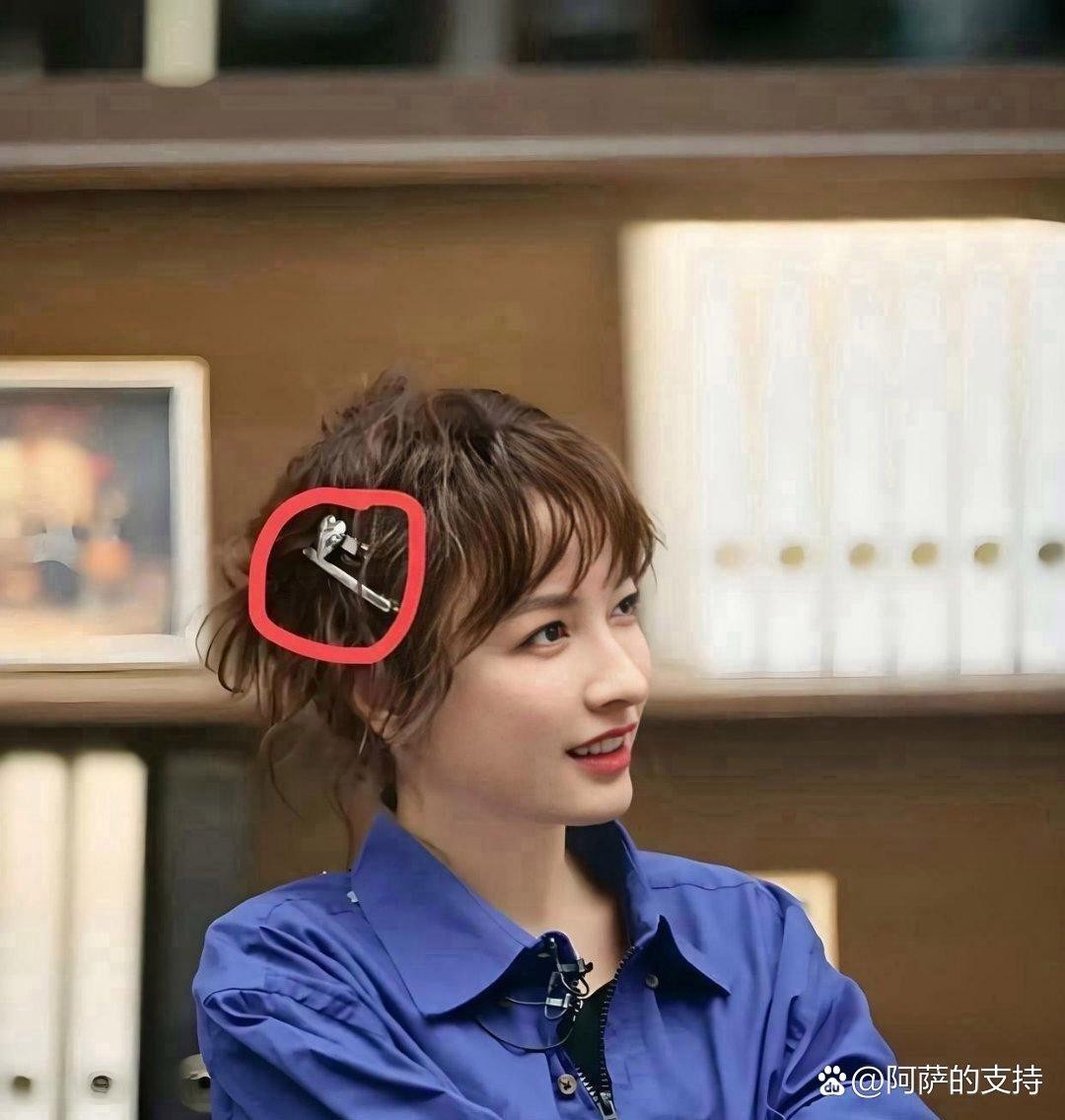 吴昕才是娱乐圈最会闷声干大事的人。记得她在《快本》里总站在角落，现在回头看那都是