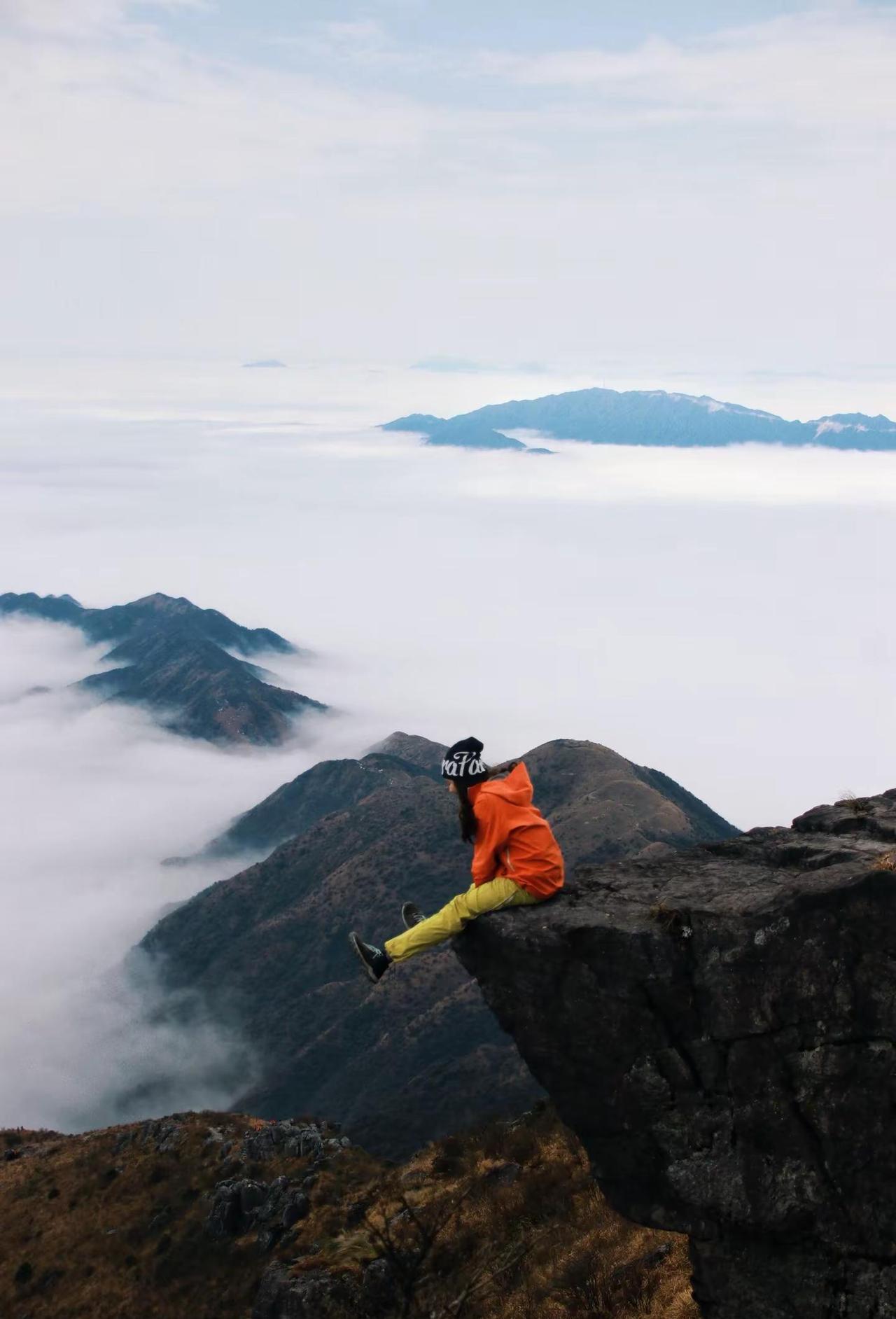 大云海。户外徒步爬山推荐狮子口大云海超级大云海呀，好看，爱看，疲惫一点也