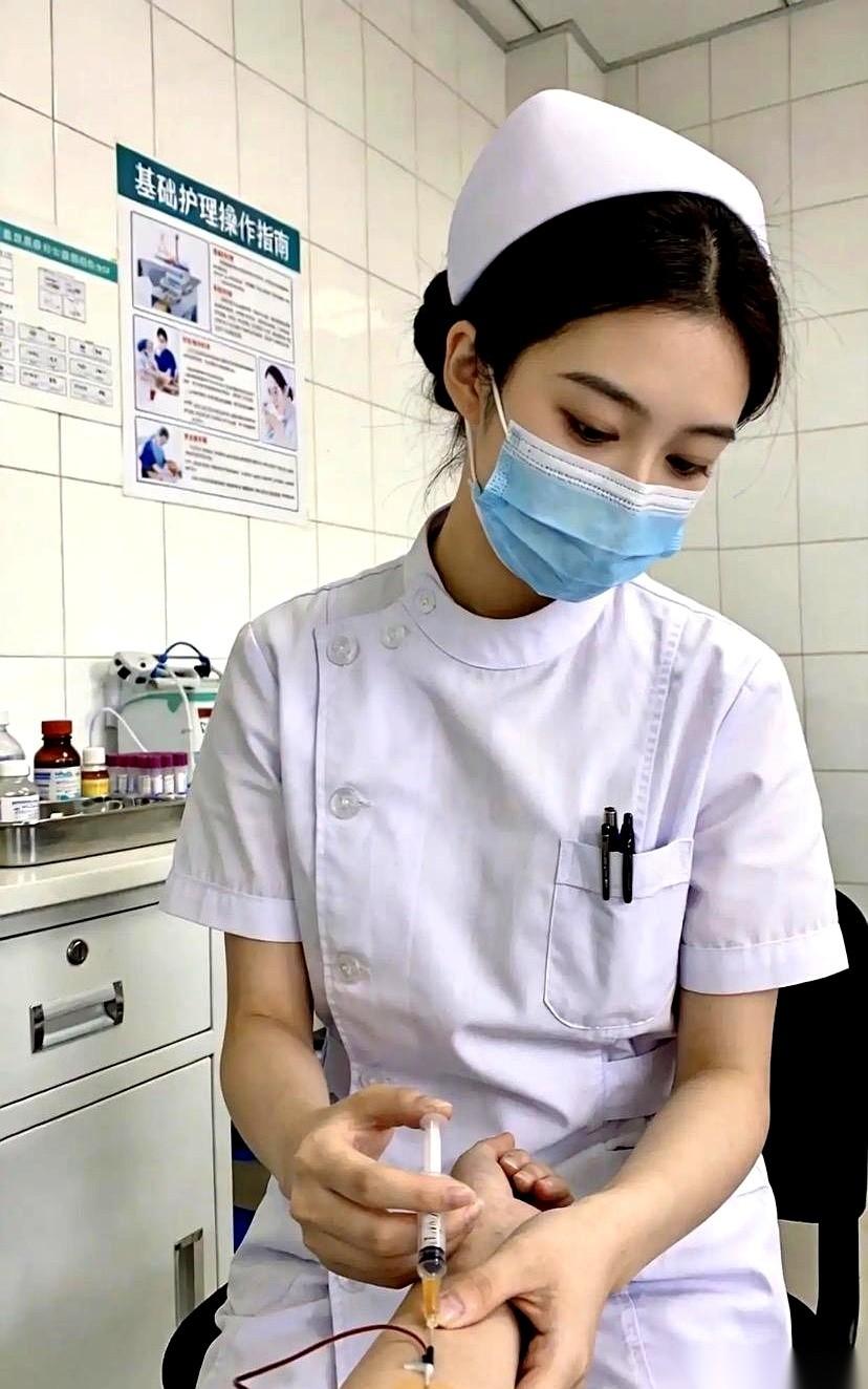 “妹妹，哪里人啊？”在网传的这个故事里，28岁的室内设计师陈野靠在输液椅上，看