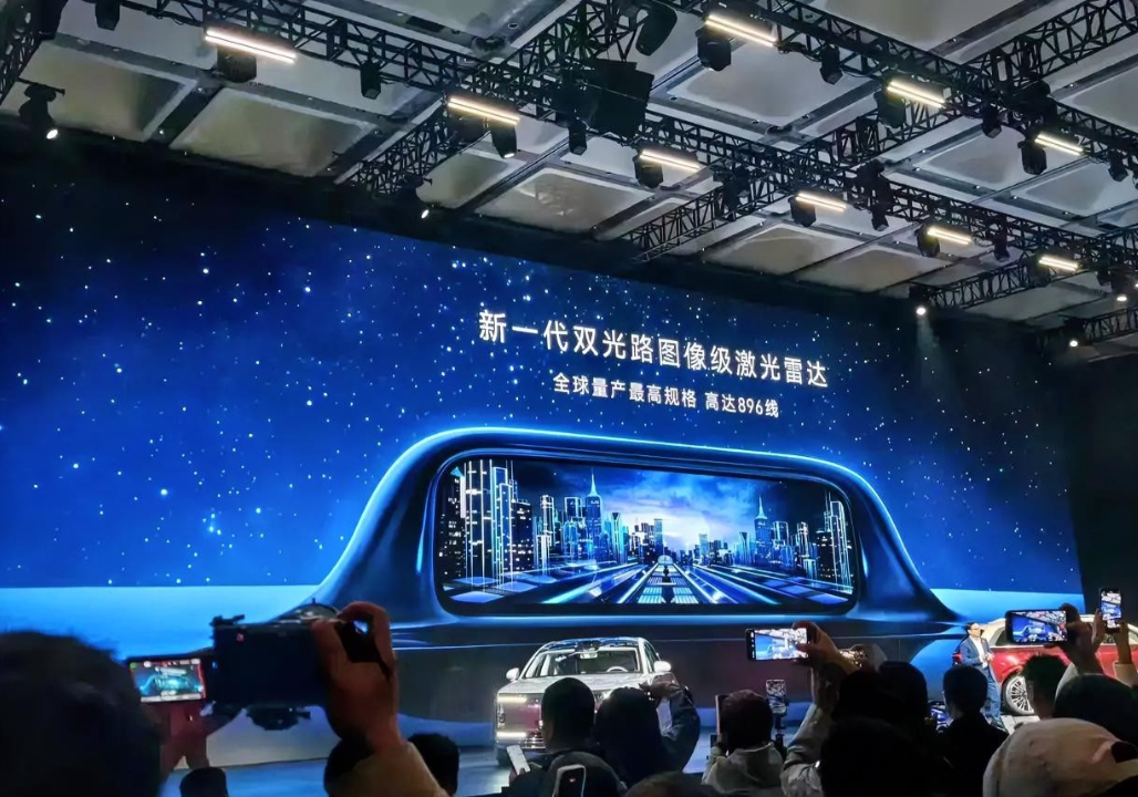 为什么华为一发布新技术，整个行业瞬间就“都行了”？这现象真的太真实了。