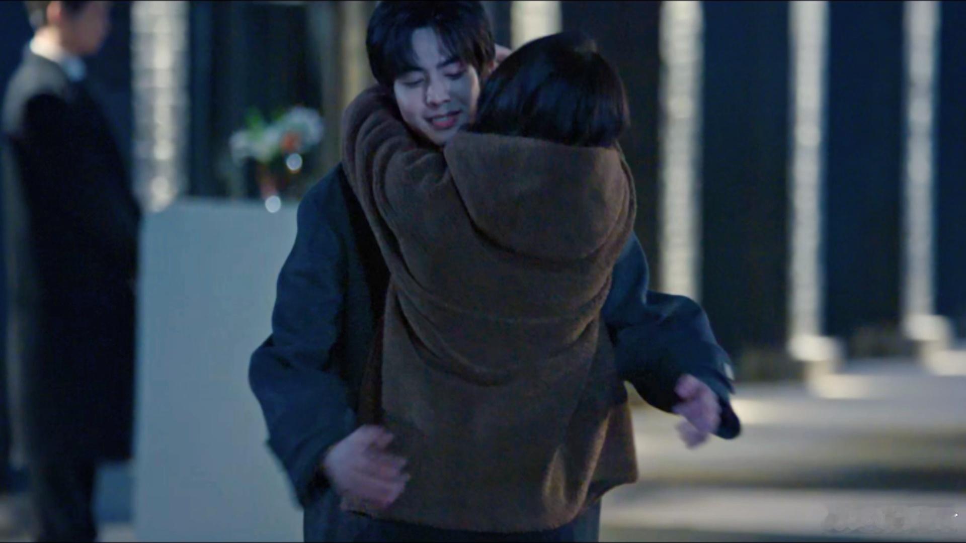 宋威龙林屿森顾漫最后一个男主顾漫宇宙收官男主来啦！宋威龙饰演的林屿森，带着独有