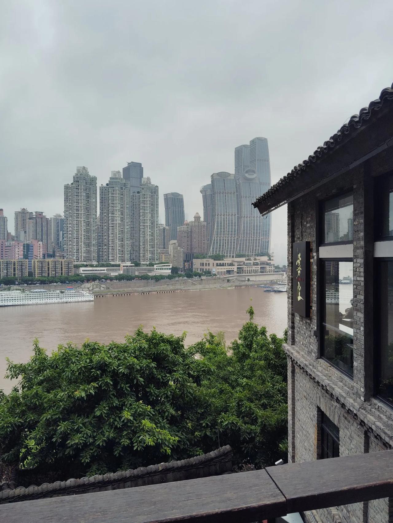 家里要不要安装净水器解释这个问题，城市家里要不要安装净水器讨论多年。可是安于不