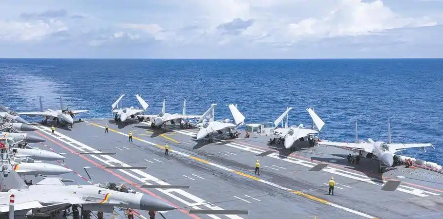 还在争论004航母是常是核吗？最新消息，这艘巨舰的建造进度，居然已经飙至75%，