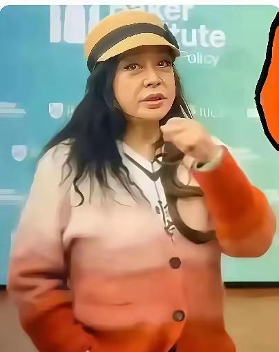 滤镜一关，刘晓庆的“真实美”，像一个滚烫的巴掌，不知该扇在谁的脸上？前一秒，她