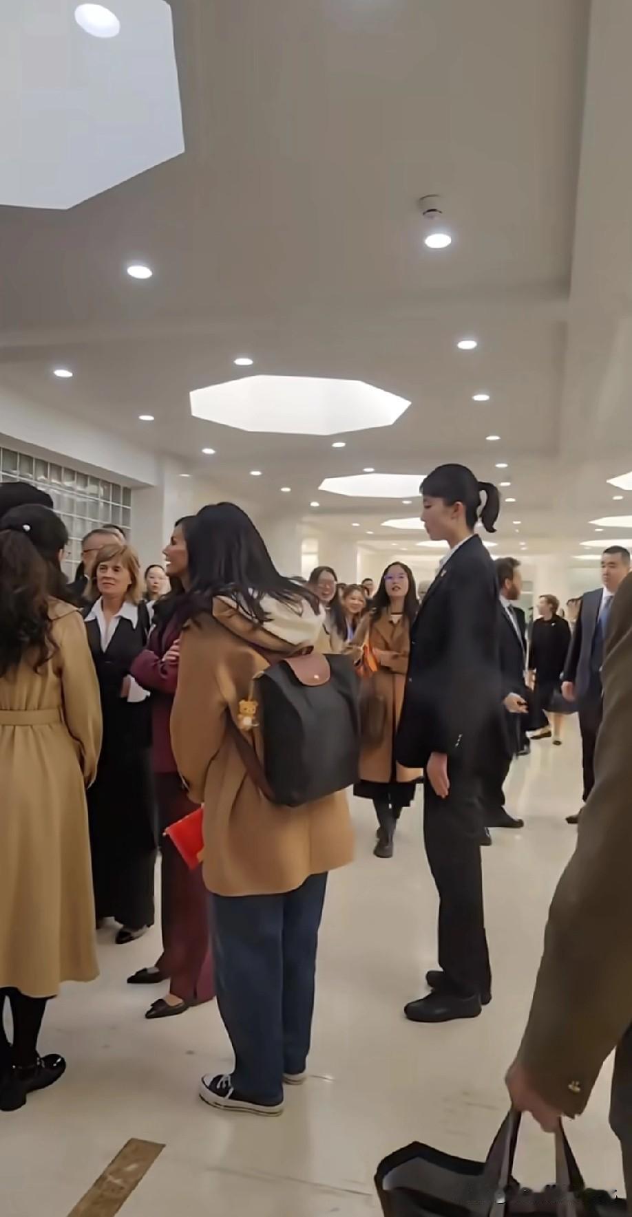 王后的女保镖好高好帅气