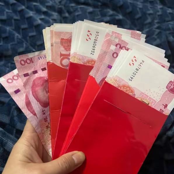 真的太解气了！郑州10岁男孩把亲爸告上法庭，就为了一笔压岁钱，法院的判决直接