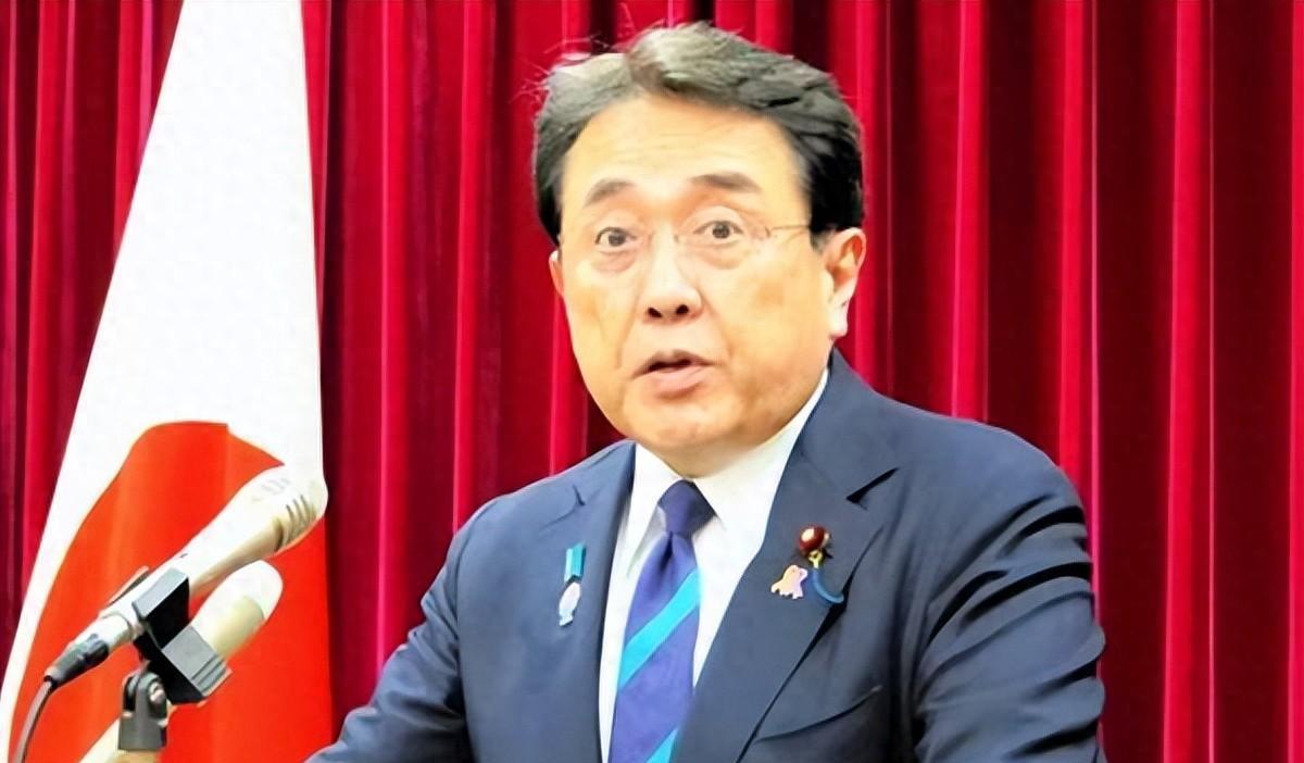 特朗普开出一个条件，日本愤怒到极点，最后一刻，取消访美行程，一句话都不想多说。8