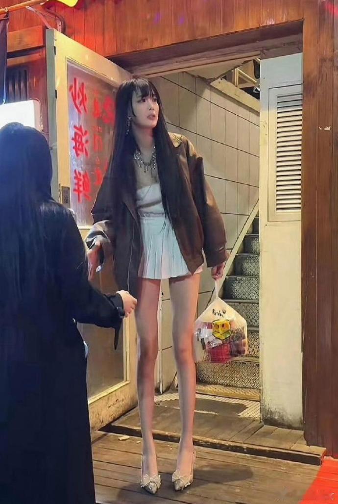 这么细的腿走路真的可以稳吗？​​​
