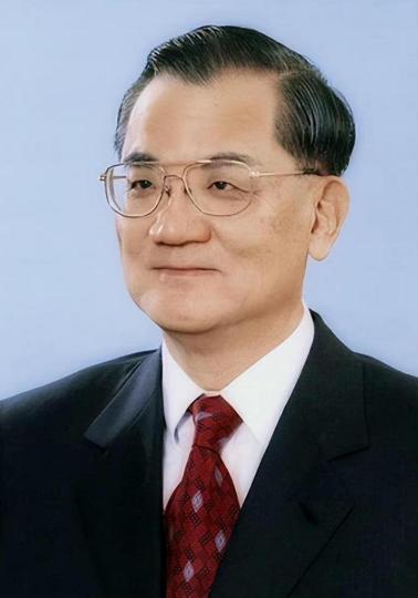 连战这辈子怕是做梦都想不到，自己拿真金白银捧出来的亲儿子，混了大半辈子，到头来却