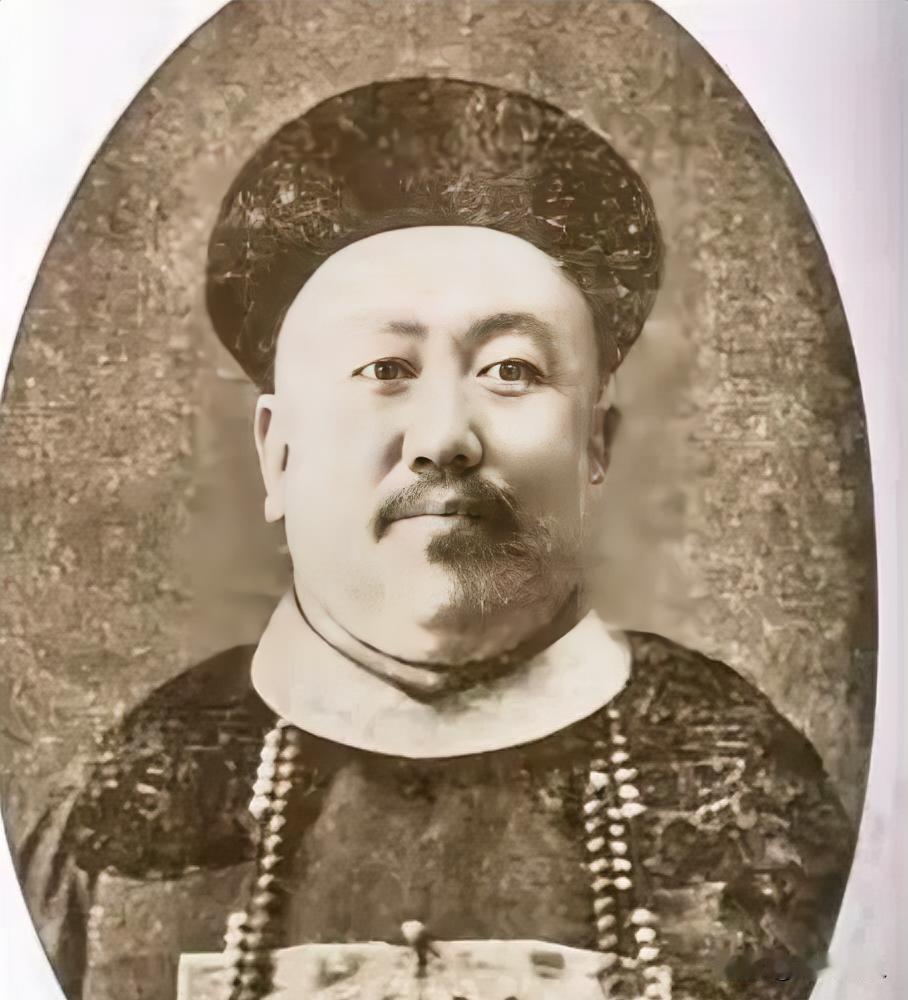 1911年11月4日，革命党敢死队攻入浙江巡抚衙门，并抓住了巡抚增韫，革命党准备