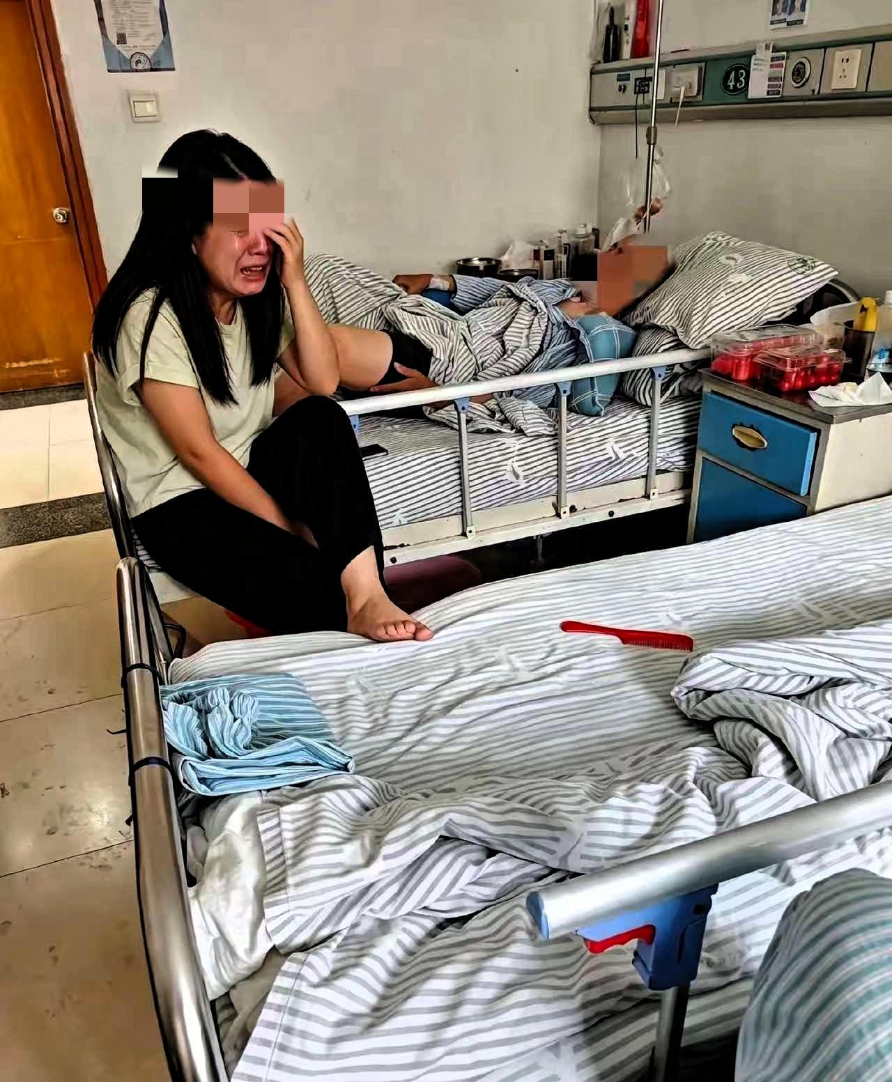 一女子在病房里泪流满面，原来是因为她肺癌晚期的父亲竟然有一个8岁的私生子！并且他
