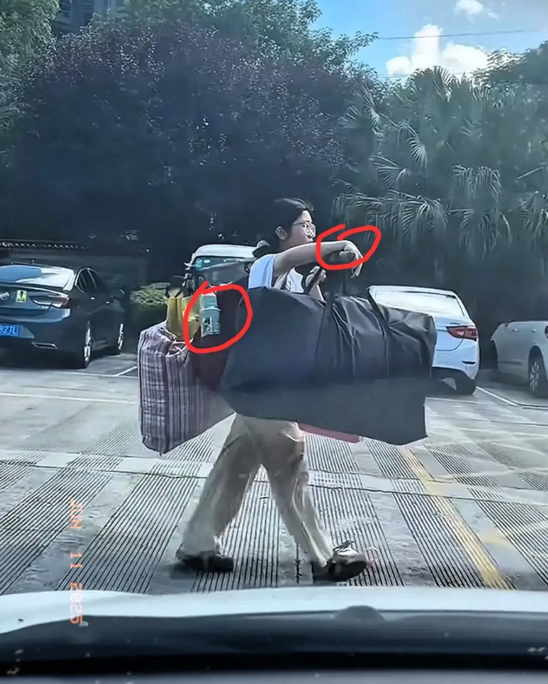 拒绝保送摆拍！全网都在拍考场旗袍秀，却没人看见这个姑娘：半本旧书闯天下，她才
