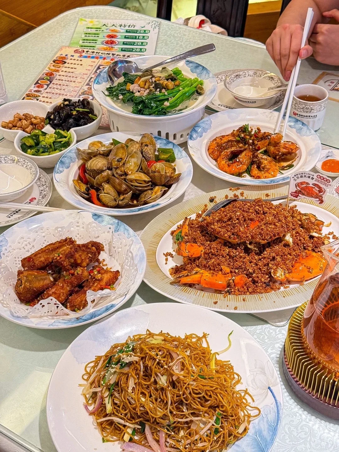 盼了太久！香港老牌财记辣蟹私房菜，正式登陆深圳 在铜锣湾火了数十年的财...