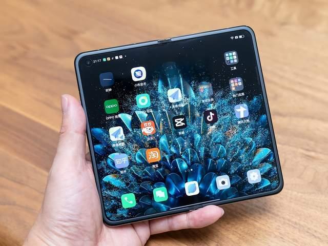 春节装X指南：六千块搞定万元折叠屏，亲戚看呆！家人们，春节走亲访友想低调炫富？