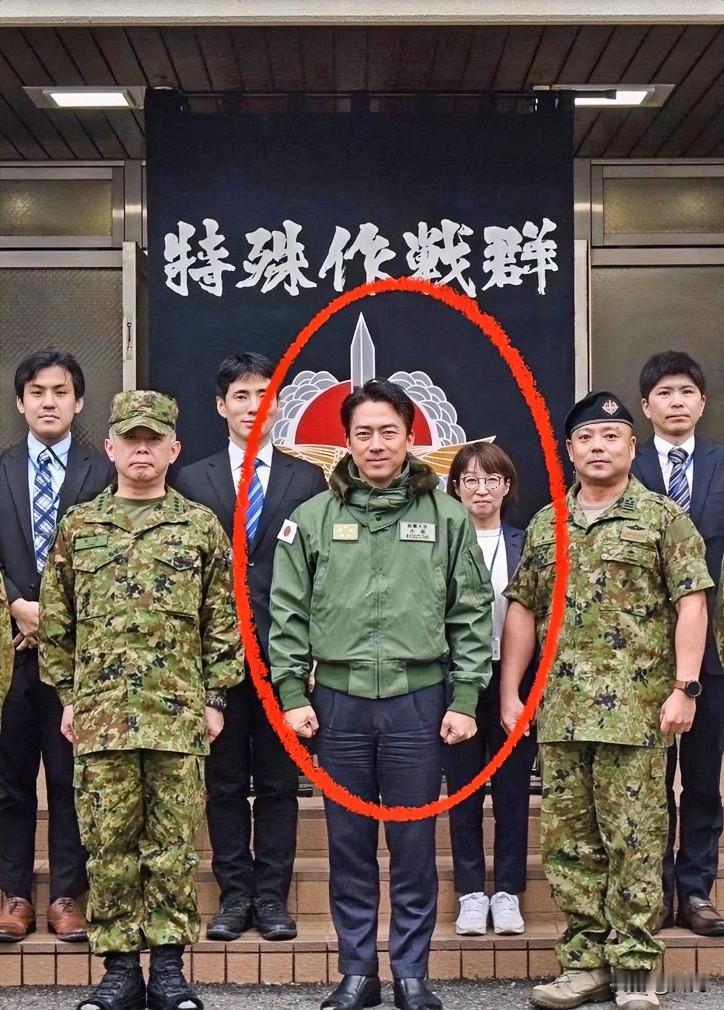 偷换概念！日本防卫相恶意指责中俄朝！10月2日，日本防卫相小泉进次郎针对周边国家
