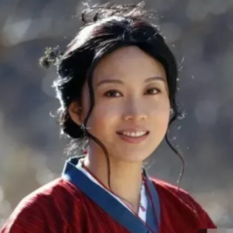 ☁2004年，闫妮的丈夫邹伟突然提出离婚，他对闫妮说：“房子和车子都给你，