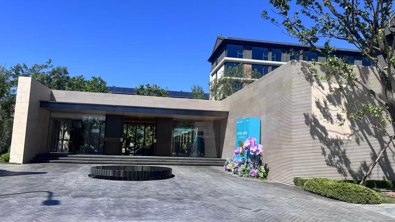 昨日（10月10日），北京二手房市场数据有点“亮”，市场真的“热”了？昨日，