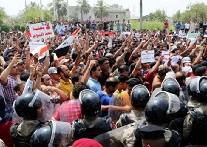 以色列政坛大变天，任职最久总理沦为全民公敌，走投无路还要硬扛12月20日的特