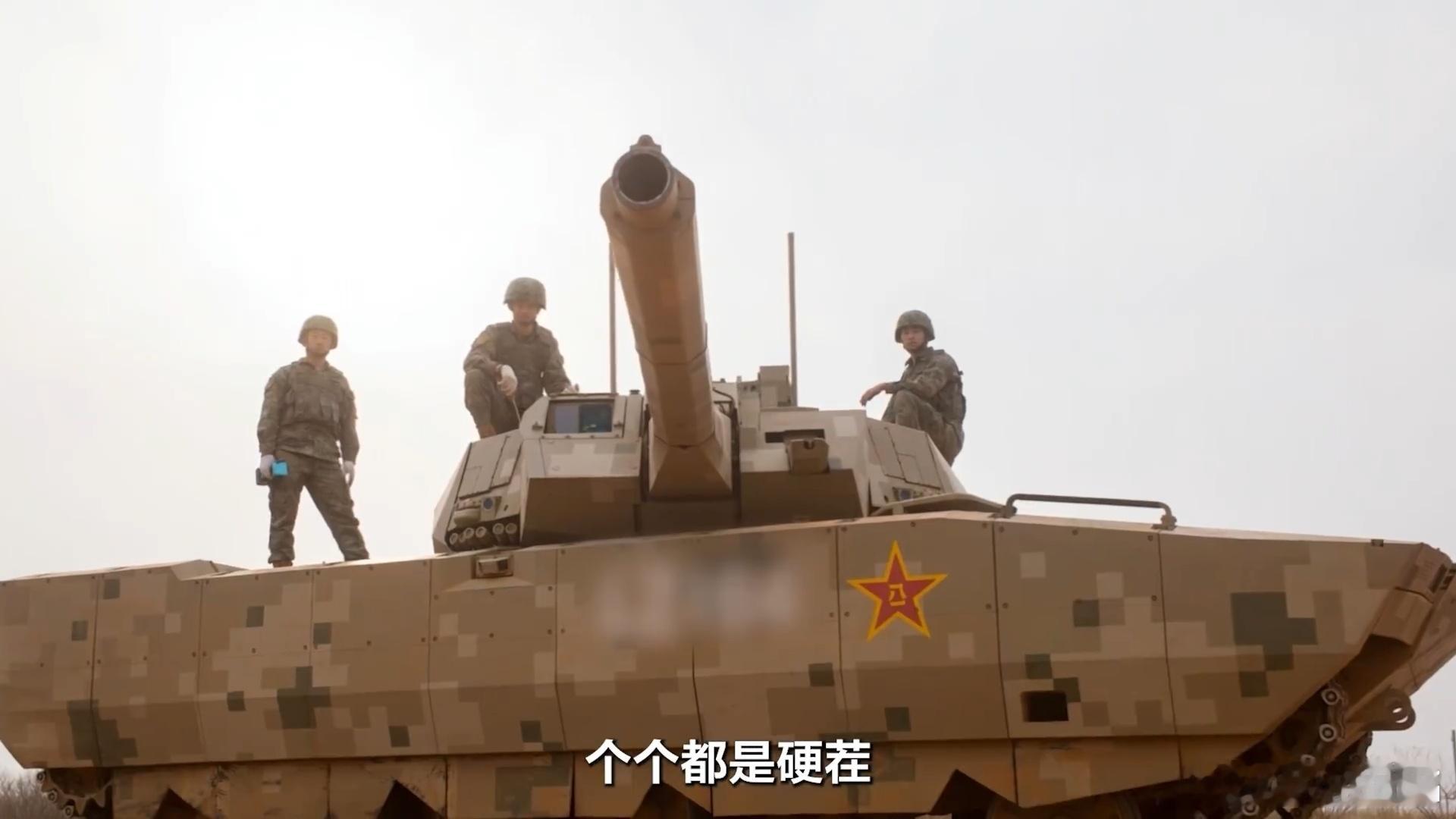 转100式，新华社发。