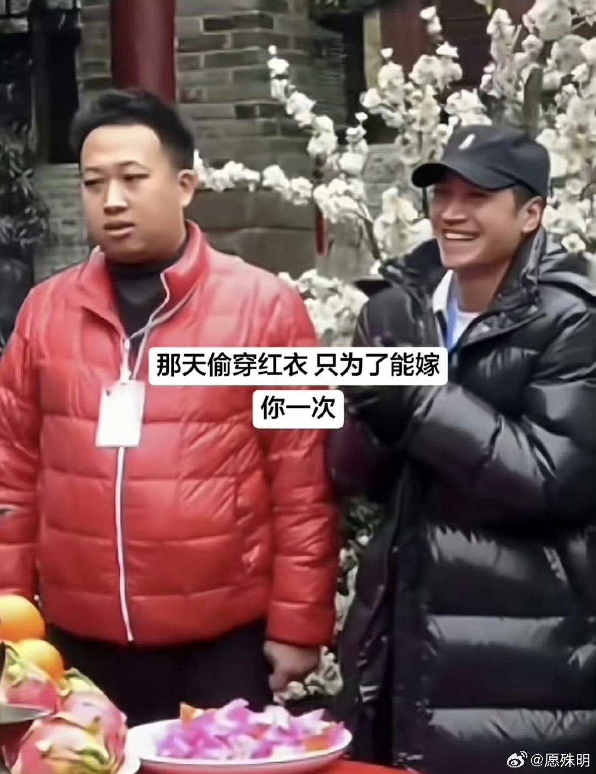 看哭！十年意难平，何晟铭终究放不下于正何晟铭刷到于正新动态，笑着笑着就红了