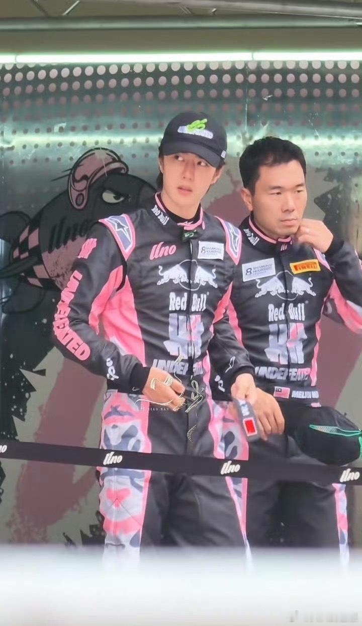 短发一博王一博剪了头发王一博剪了短发​​​
